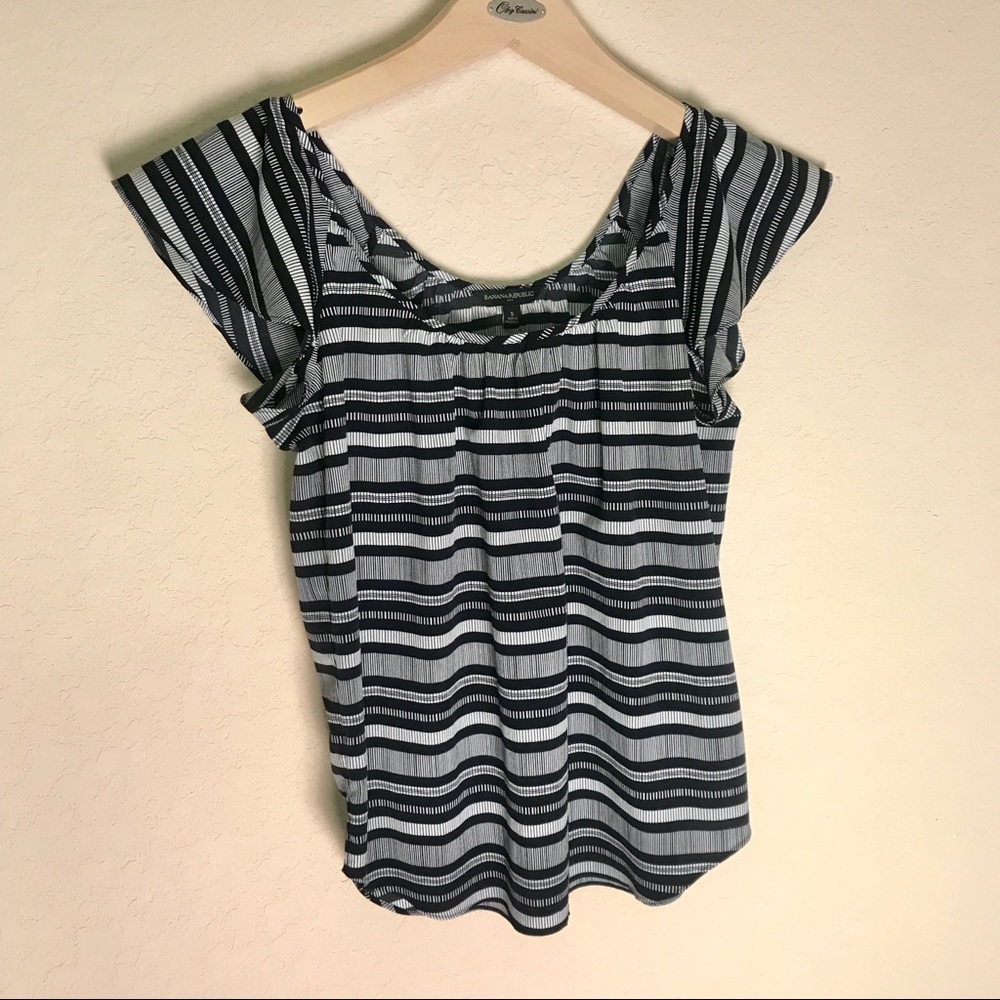 Banana Republic blouse size small black and white
